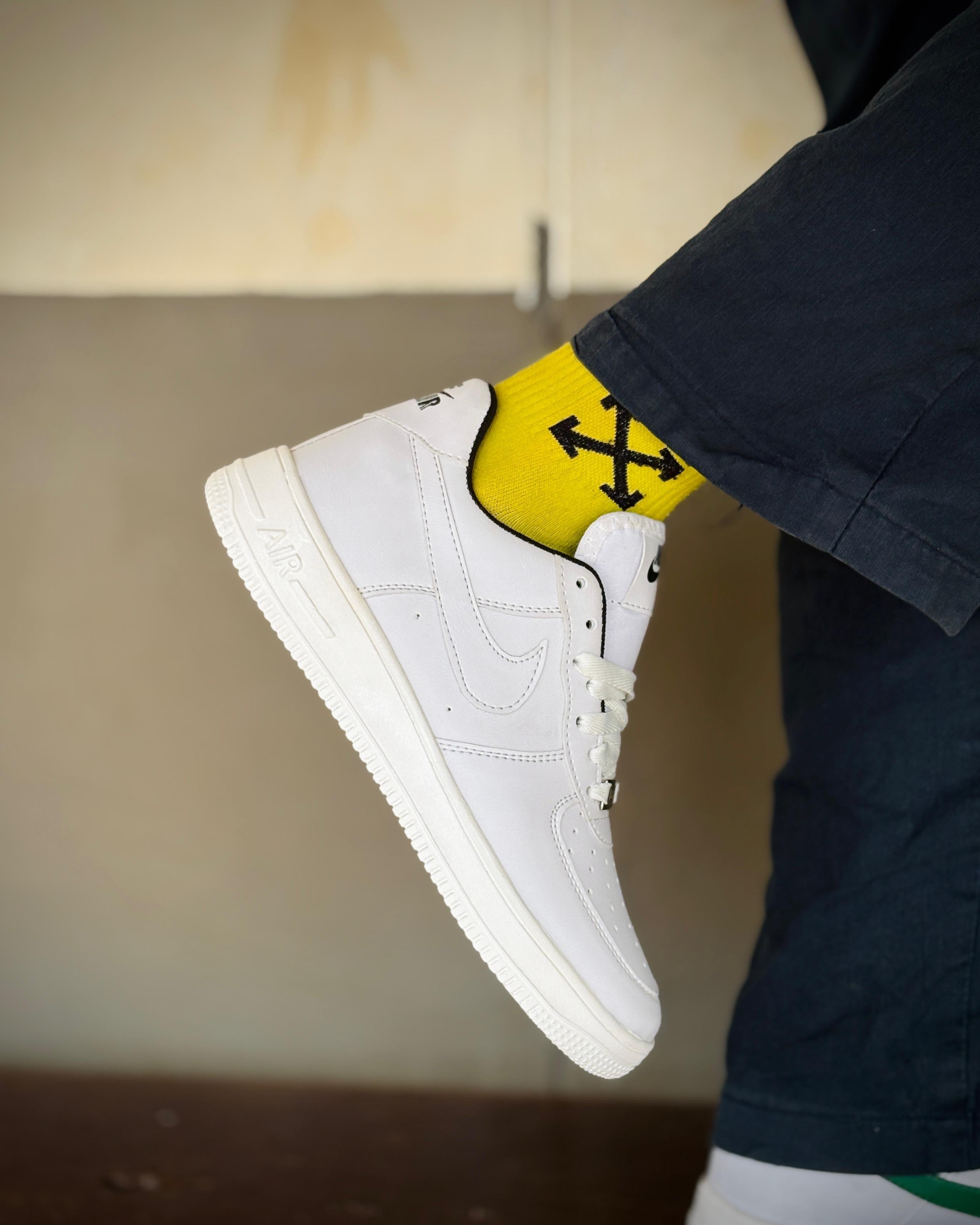 Classic White Low-Top Sneakers – Premium Comfort & Everyday Style