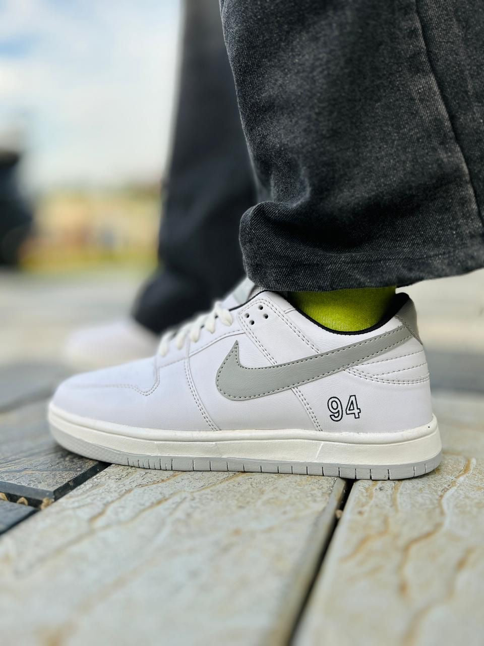 Classic White Low-Top Sneakers – Everyday Comfort & Style